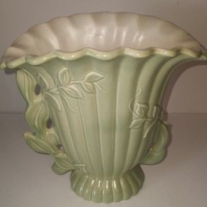 Vintage1102 Red Wing Vase
